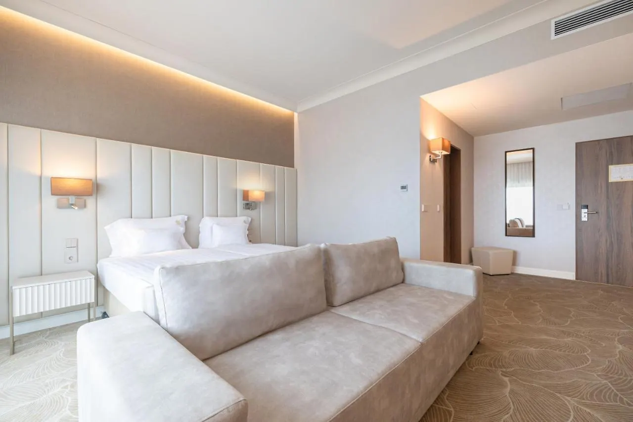 Hotel Gerardus سيغيد 4*,  المجر